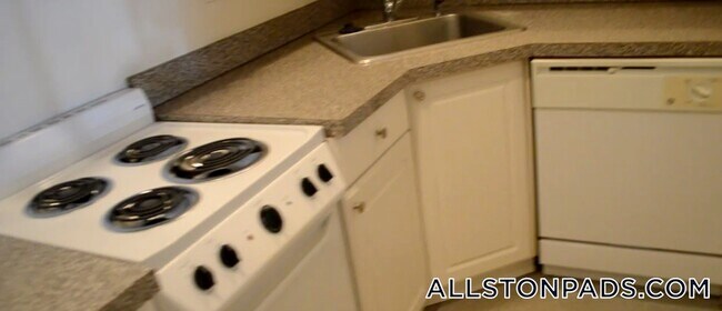 26 Allston St in Boston, MA - Building Photo - Building Photo