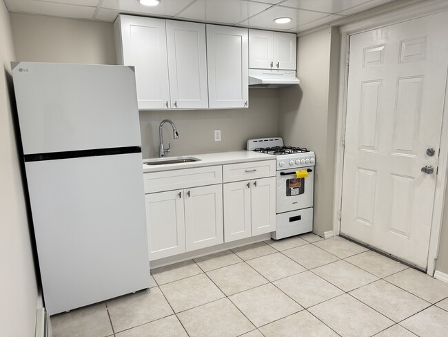 545 Old Bethpage Rd, Unit Large Studio Apartment