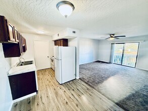 2101 Forest Knoll Dr NE in Palm Bay, FL - Building Photo - Building Photo