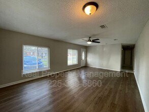 6944 Sutton Dr in Baton Rouge, LA - Building Photo - Building Photo