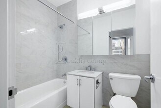 30 Carlisle St in New York, NY - Building Photo - Building Photo
