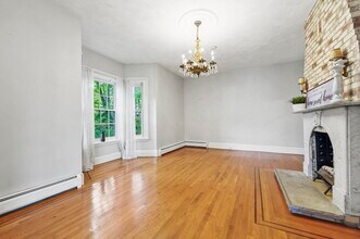 20 Willow St in Newton, MA - Building Photo - Building Photo