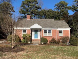 106 W Newlyn St in Greensboro, NC - Building Photo