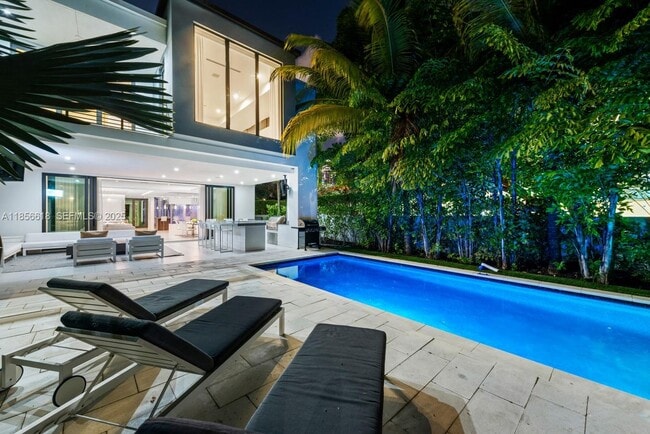 310 SE 11th Ave in Fort Lauderdale, FL - Building Photo - Building Photo