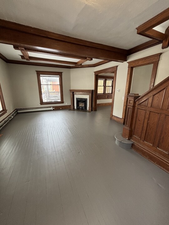 719 W Cedar St in Kalamazoo, MI - Building Photo