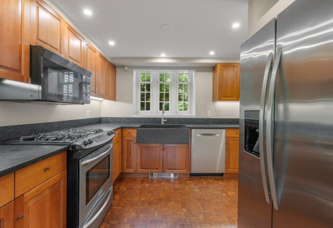 259 Mount Auburn St in Cambridge, MA - Building Photo - Building Photo