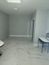 6790 NW 24th Ct in Margate, FL - Foto de edificio - Building Photo