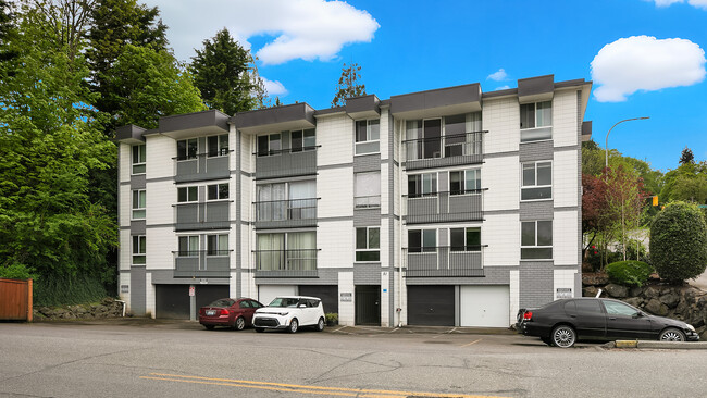 Nacelle Apartments in Renton, WA - Building Photo - Building Photo