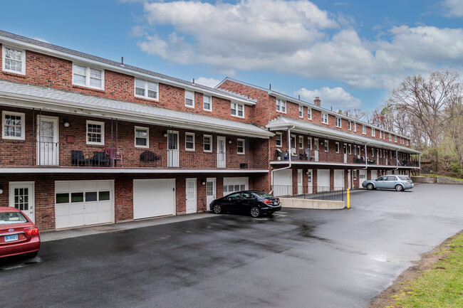 Weathervane Condominiums in Vernon Rockville, CT - Building Photo - Building Photo