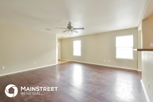 13211 Sunrise Wood in San Antonio, TX - Foto de edificio - Building Photo