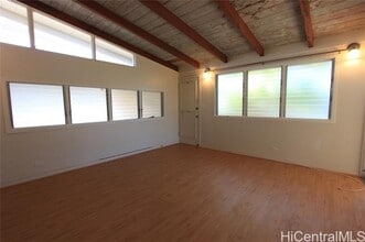 1346 Ala Mahamoe St in Honolulu, HI - Building Photo - Building Photo