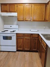 1644 Lake Calais Ct in Baton Rouge, LA - Foto de edificio - Building Photo