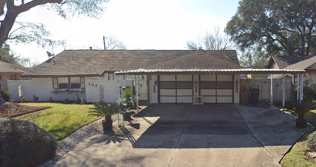 107 W Carby Rd