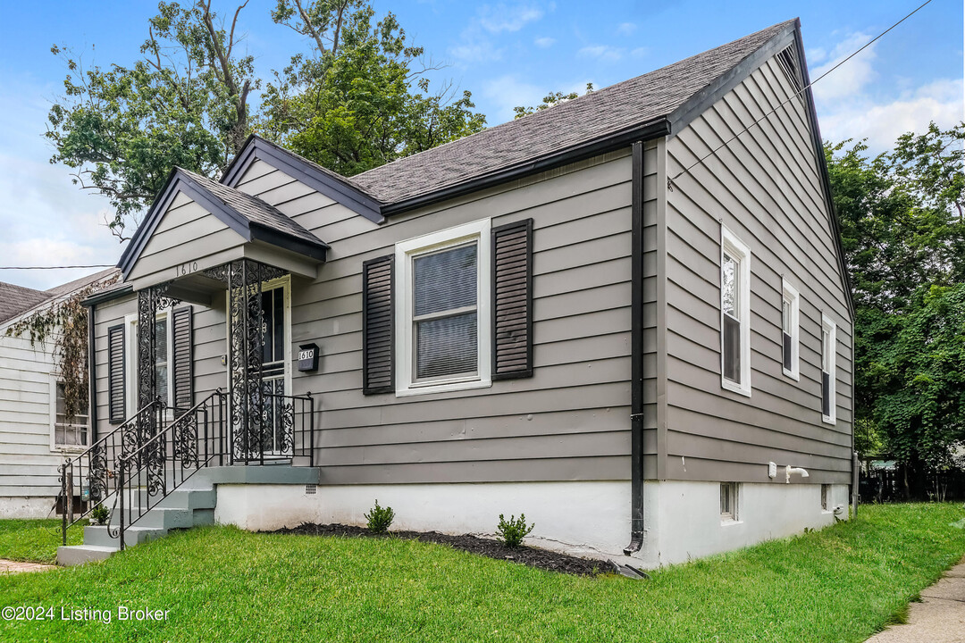 1610 S 28th St in Louisville, KY - Foto de edificio