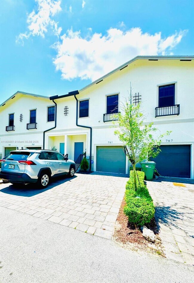 property at 761 SW 11th St