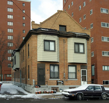 546-548 Dickson St Apartments