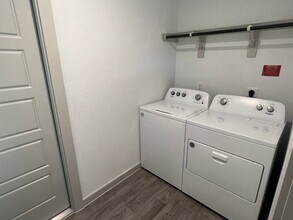 12916 Wempe Wy in Houston, TX - Building Photo - Building Photo