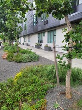 505 Dekum Apartments in Portland, OR - Foto de edificio - Building Photo