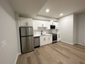 20736-20724 24 Ave NW in Edmonton, AB - Building Photo
