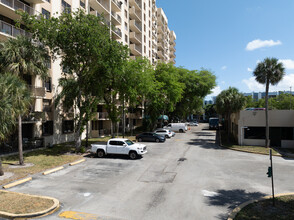 Greenwich Condominiums in North Miami, FL - Building Photo - Building Photo