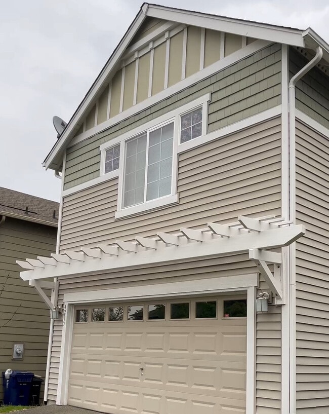 property at 4215 E Roosevelt Ave