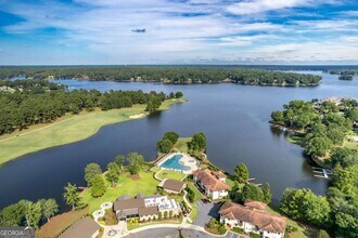 401 Cuscowilla Dr in Eatonton, GA - Building Photo - Building Photo