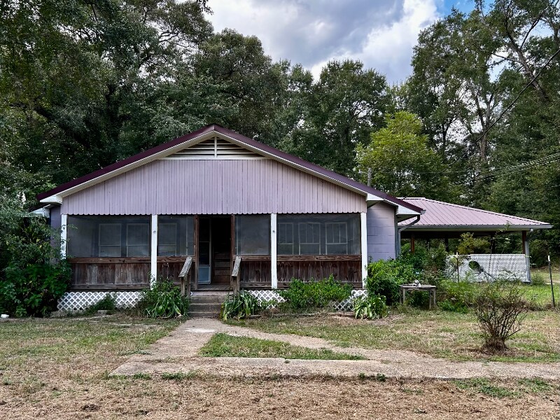 8098 Eleanor Andrews Rd in Deridder, LA - Building Photo