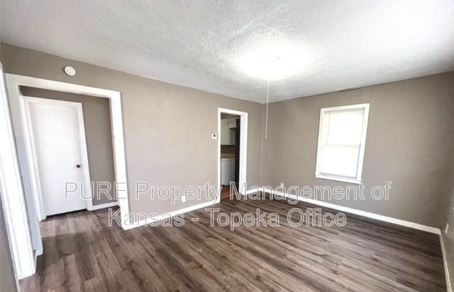 3209 SE California Ave in Topeka, KS - Building Photo - Building Photo