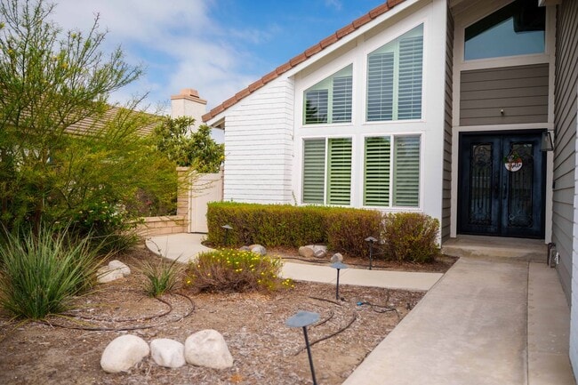 25645 Ashby Way in Lake Forest, CA - Foto de edificio - Building Photo