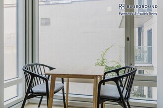 572 11th Ave in New York, NY - Building Photo - Building Photo