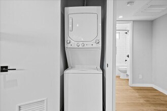 941 Normandie Ave in Los Angeles, CA - Building Photo - Building Photo