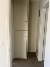 14329 Chandler Blvd, Unit 22 in Los Angeles, CA - Building Photo - Building Photo