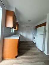 3041 Park Ln, Unit A in Dunedin, FL - Building Photo - Building Photo