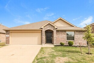 922 Evergreen St in Princeton, TX - Building Photo