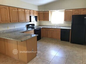 2110 W Roundup St in Apache Junction, AZ - Foto de edificio - Building Photo