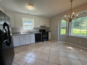 284 Irvan St in Clayton, NC - Building Photo - Building Photo