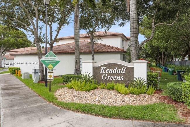 8430 SW 150th Ave in Miami, FL - Foto de edificio - Building Photo