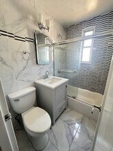 471 Merrick Rd in Rockville Centre, NY - Building Photo - Building Photo