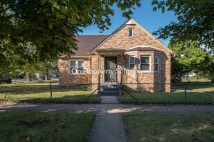 700 E 36th Ave in Gary, IN - Building Photo