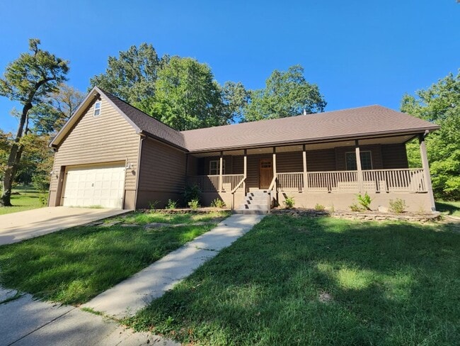 property at 1906 Alcoa Blvd