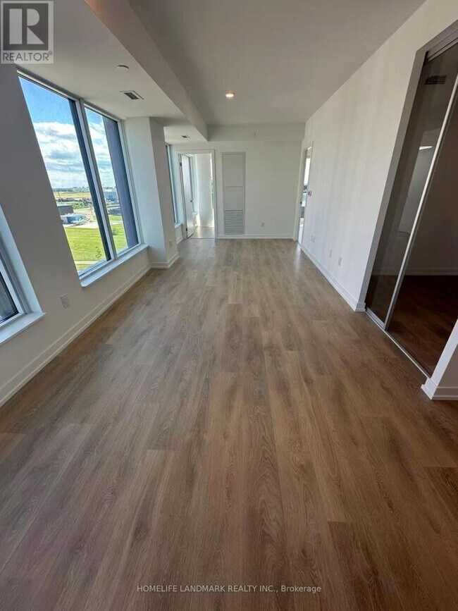 1100 Sheppard Ave W in Toronto, ON - Building Photo - Building Photo