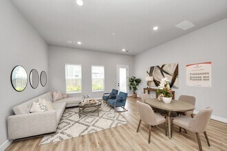 5812 Francis Oak Ln in Houston, TX - Building Photo - Building Photo