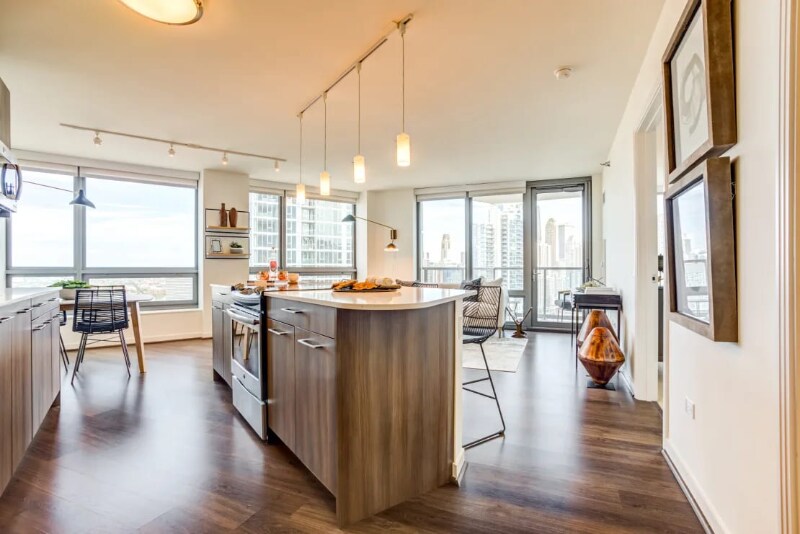 350 N Orleans St-Unit -1003 in Chicago, IL - Building Photo