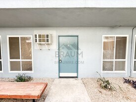 5611 Fulcher Ave, Unit 5 in Los Angeles, CA - Building Photo