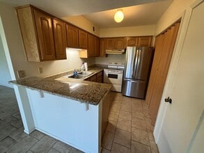 1905 West Ln in Kerrville, TX - Building Photo - Building Photo