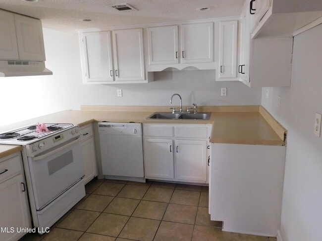 8095 Martha Ann Ln in Southaven, MS - Building Photo - Building Photo