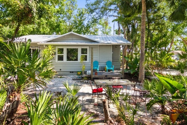 property at 919 N Conrad Ave