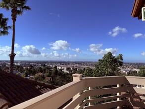 11215 Affinity Ct-Unit -80 in San Diego, CA - Foto de edificio - Building Photo