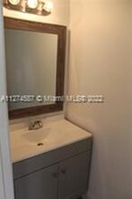 9472 Palm Cir S in Pembroke Pines, FL - Building Photo - Building Photo