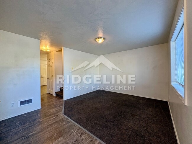 345 S Byron Ave in Shelley, ID - Building Photo - Building Photo